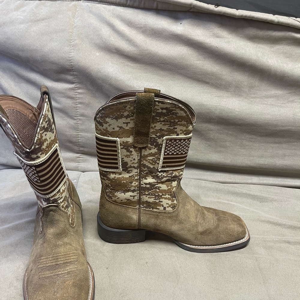 These boots are great condition only worn 3 times.